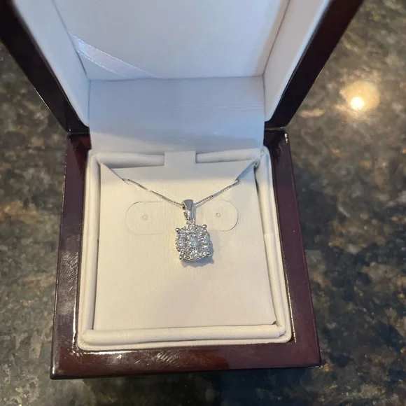 White Gold 14k Diamond Pendant Necklace - Picture 1 of 10